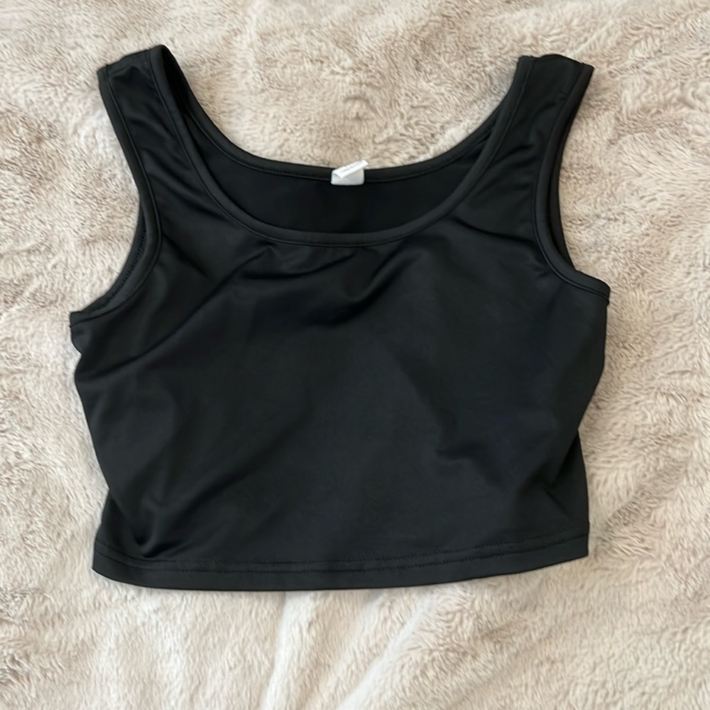 black crop top tank